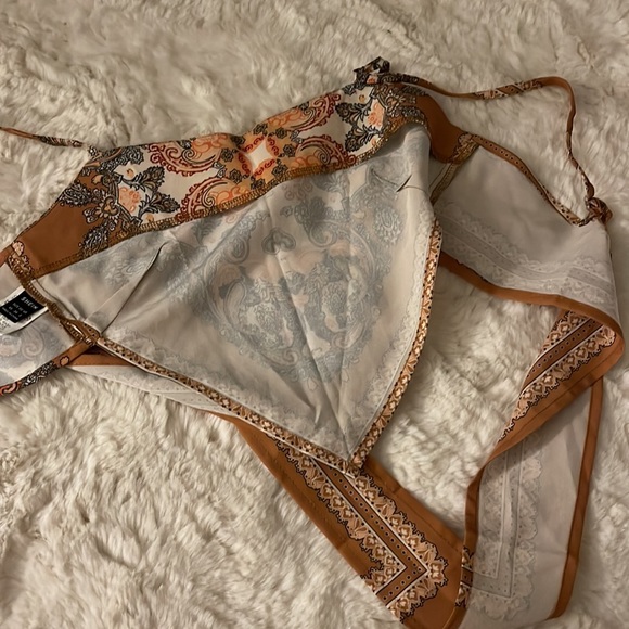 Scarf Top - Picture 3 of 4